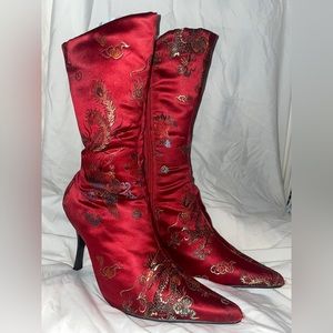 women’s size 7. Chinese style boots with gold patterned details
